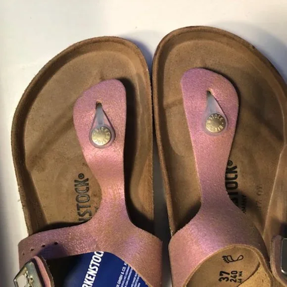 Birkenstock Gizeh BS Leather Thong Sandal. Metallic. Pink. Gold. Size: 6, 7, 10 - Picture 8 of 12